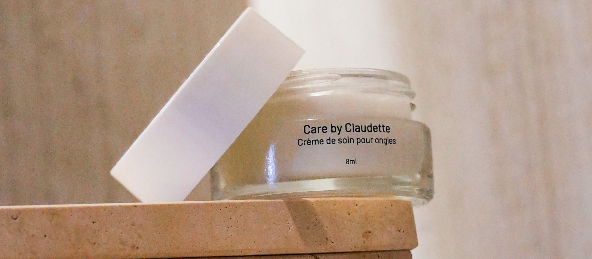 <p>Un nouveau rituel<br/>pour vos ongles</p>